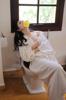 WC女厕撒尿七Ⅴ偷拍